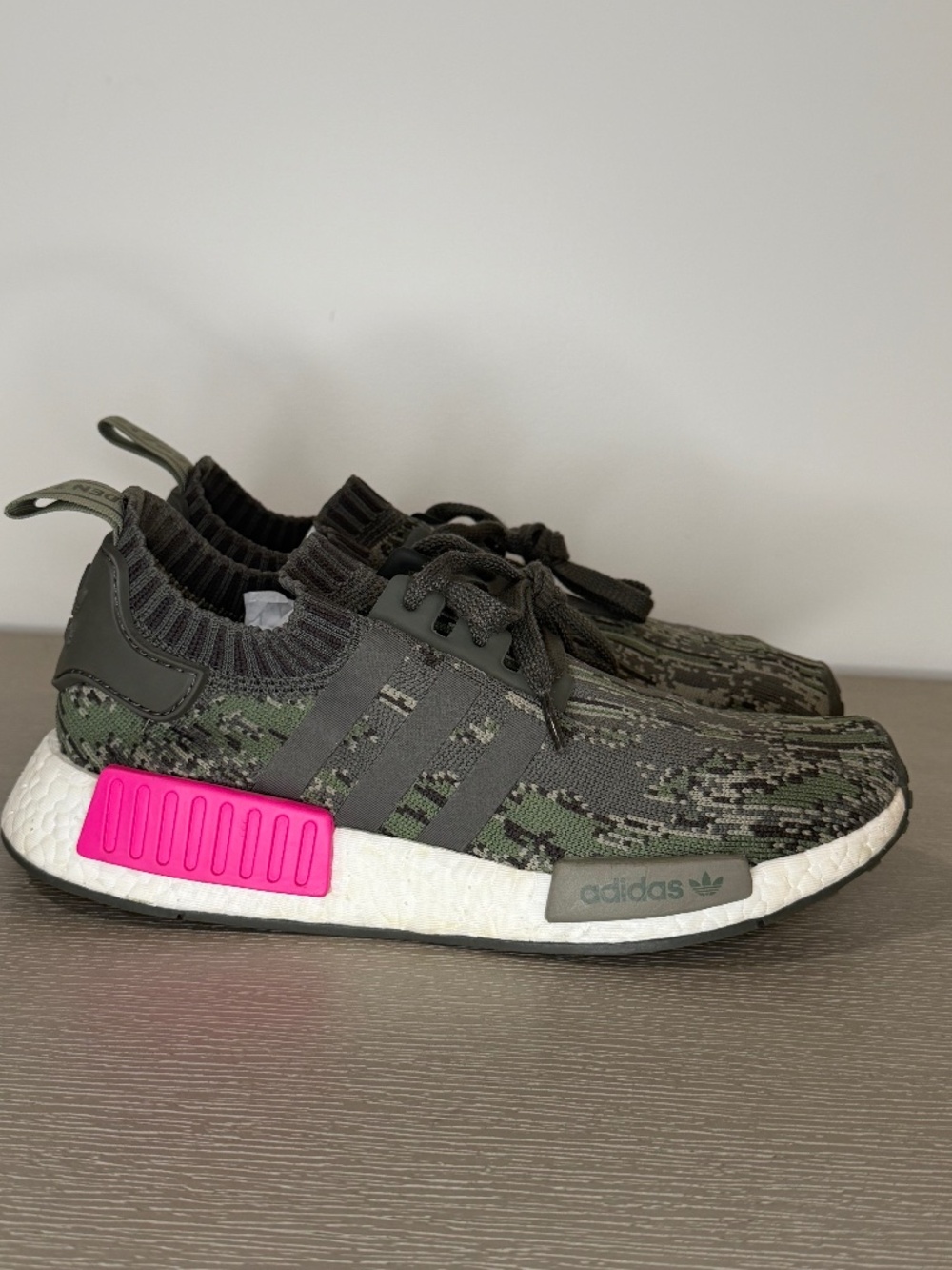 Adidas NMD R1 Camo / Pink